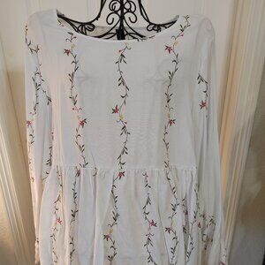 Beautiful flower print top   Size 3X